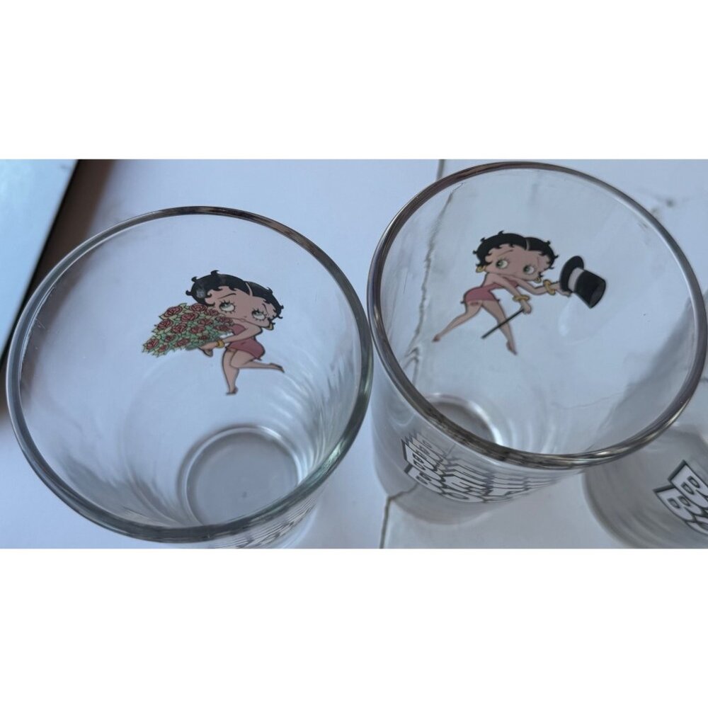 Set of 4 Betty Boop Classic Collectible 16 oz. Drinking Glasses 6" Tall (READ) - Picture 15 of 16